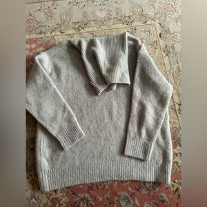 Zara Soft Knit Light Grey Crewneck Sweater – Cozy Minimalist Pullover, S,